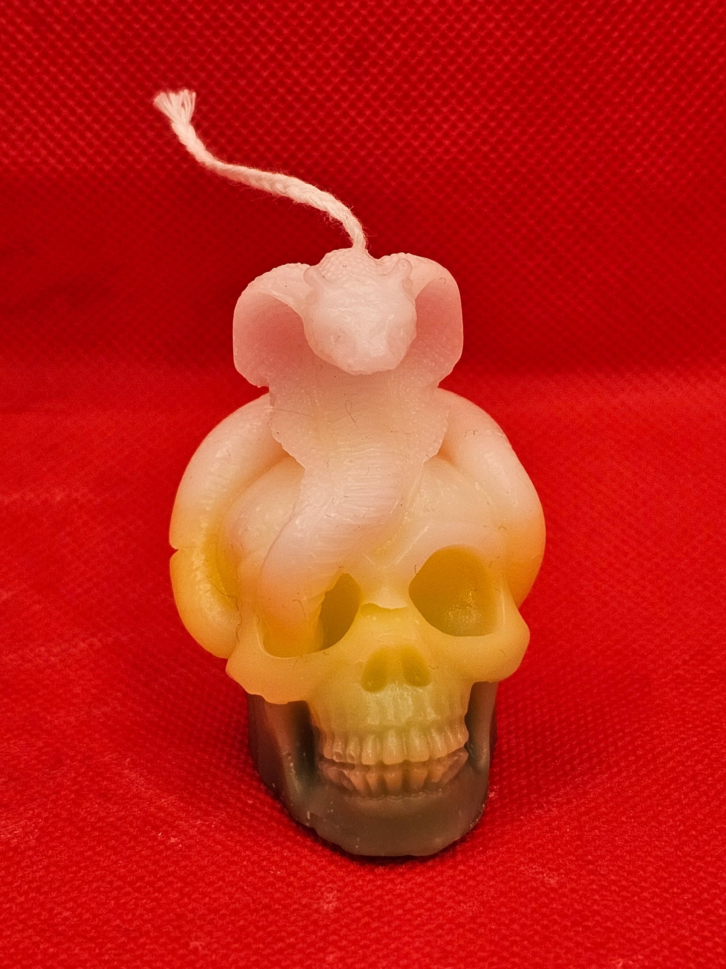 Kleiner Totenkopf mit Kobra Gelb-grün