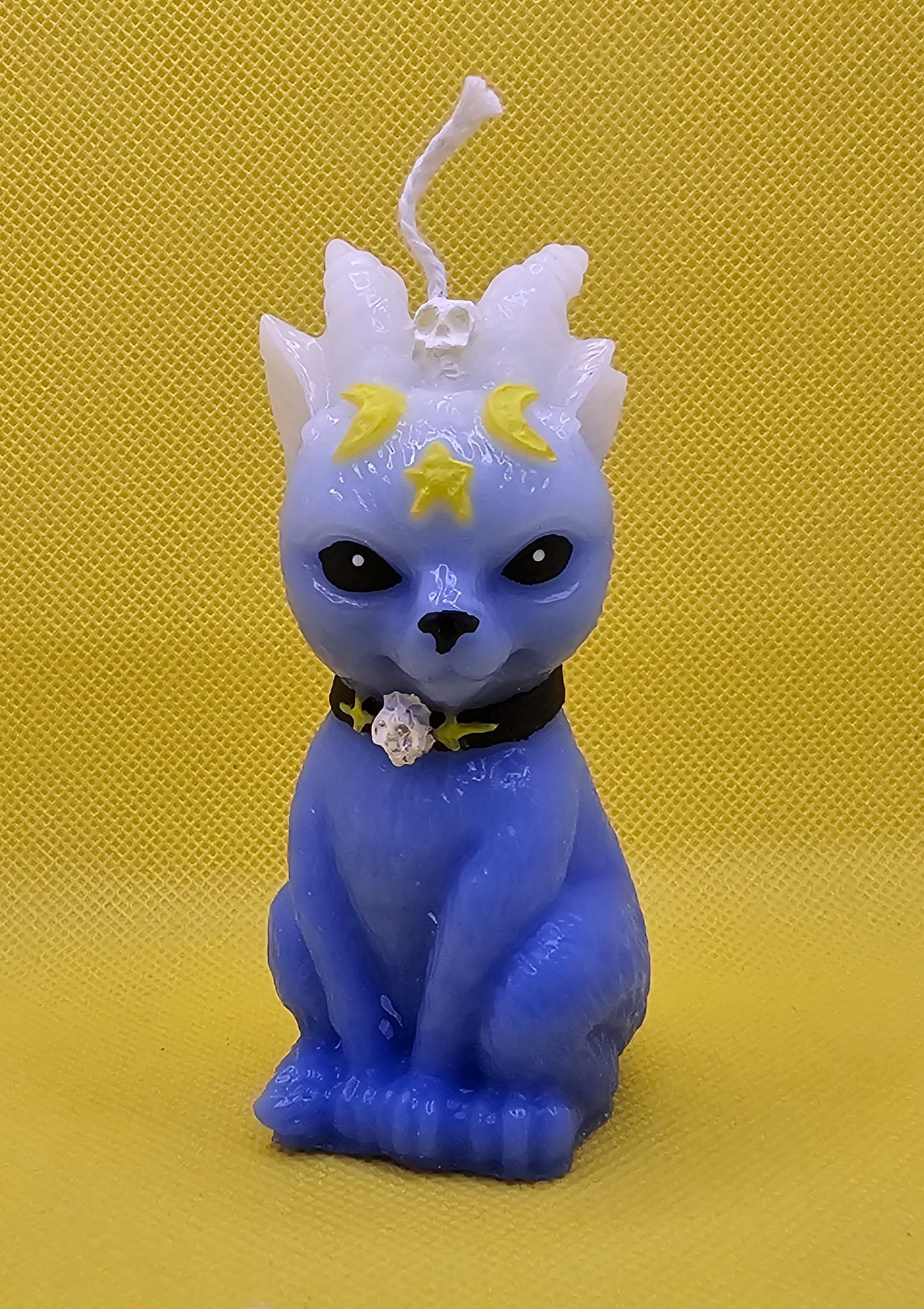 Katze mit Hörner blau
