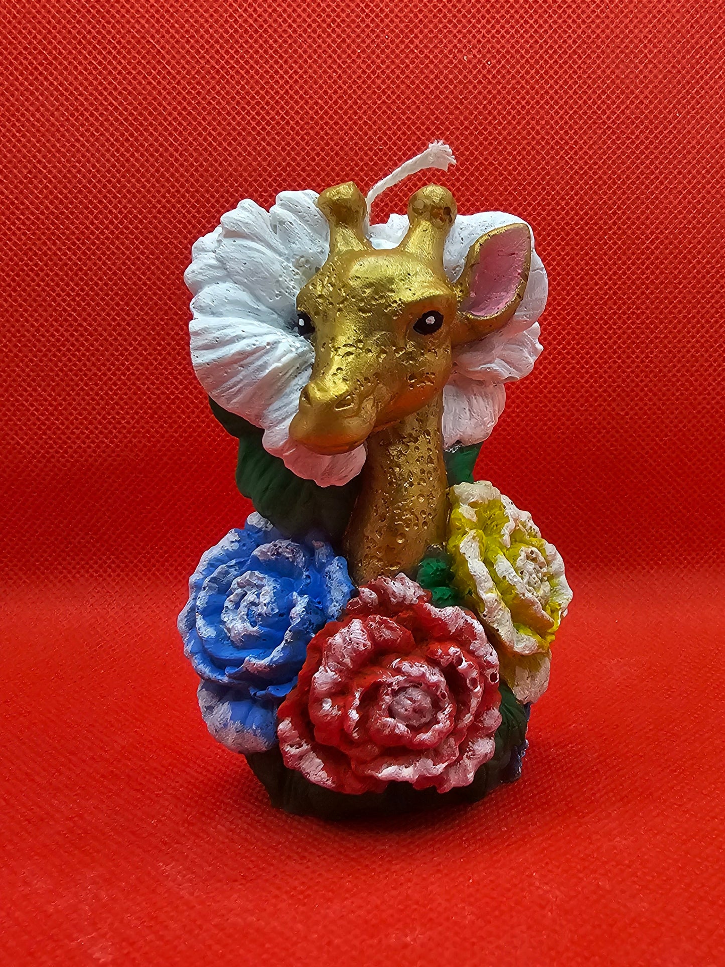 Giraffe mit Blumen bemalt