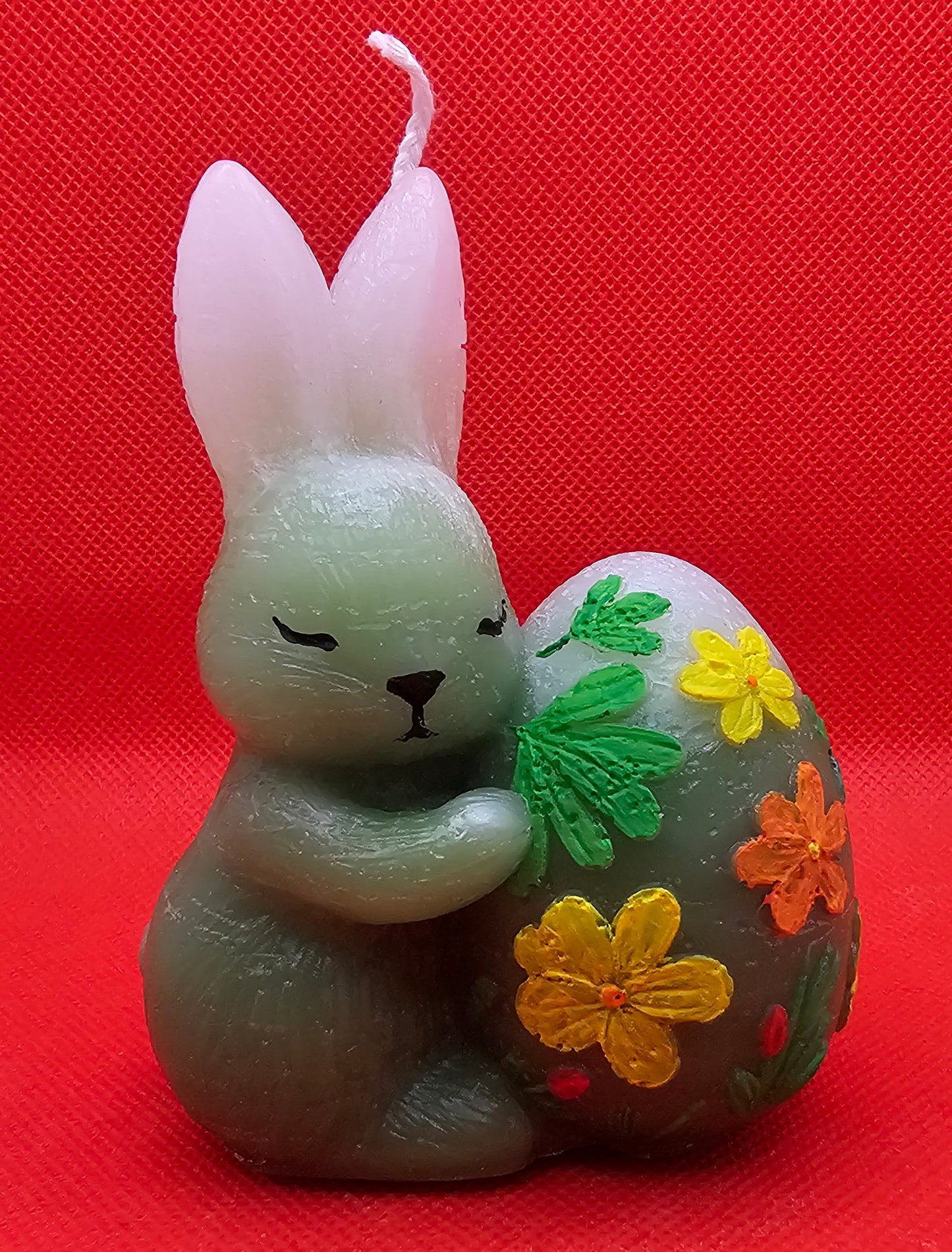 Hase grün mit Ei