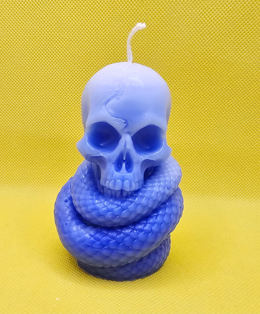 Schädel auf Schlangenkörper blau