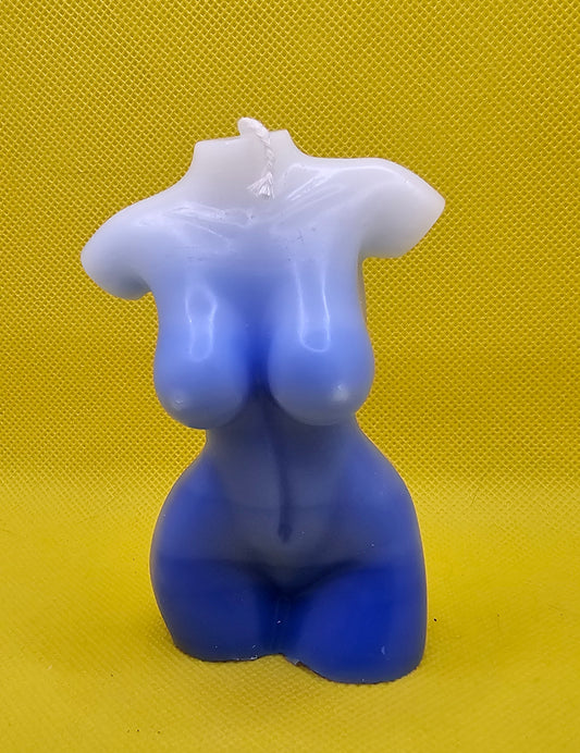 Frauenkörper blau grosse Brüste